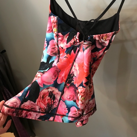 Lululemon Dancing Warrior Tank in Secret Garden Floral Print Tank Top 8 - Picture 7 of 7